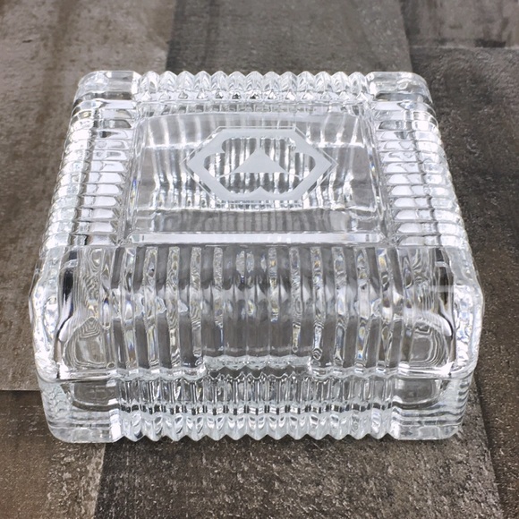 Vintage Glass Vanity Dish Glass Trinket Box - Picture 3 of 8